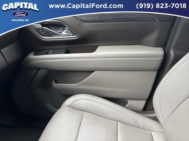 Used 2022 White GMC SLT image 28