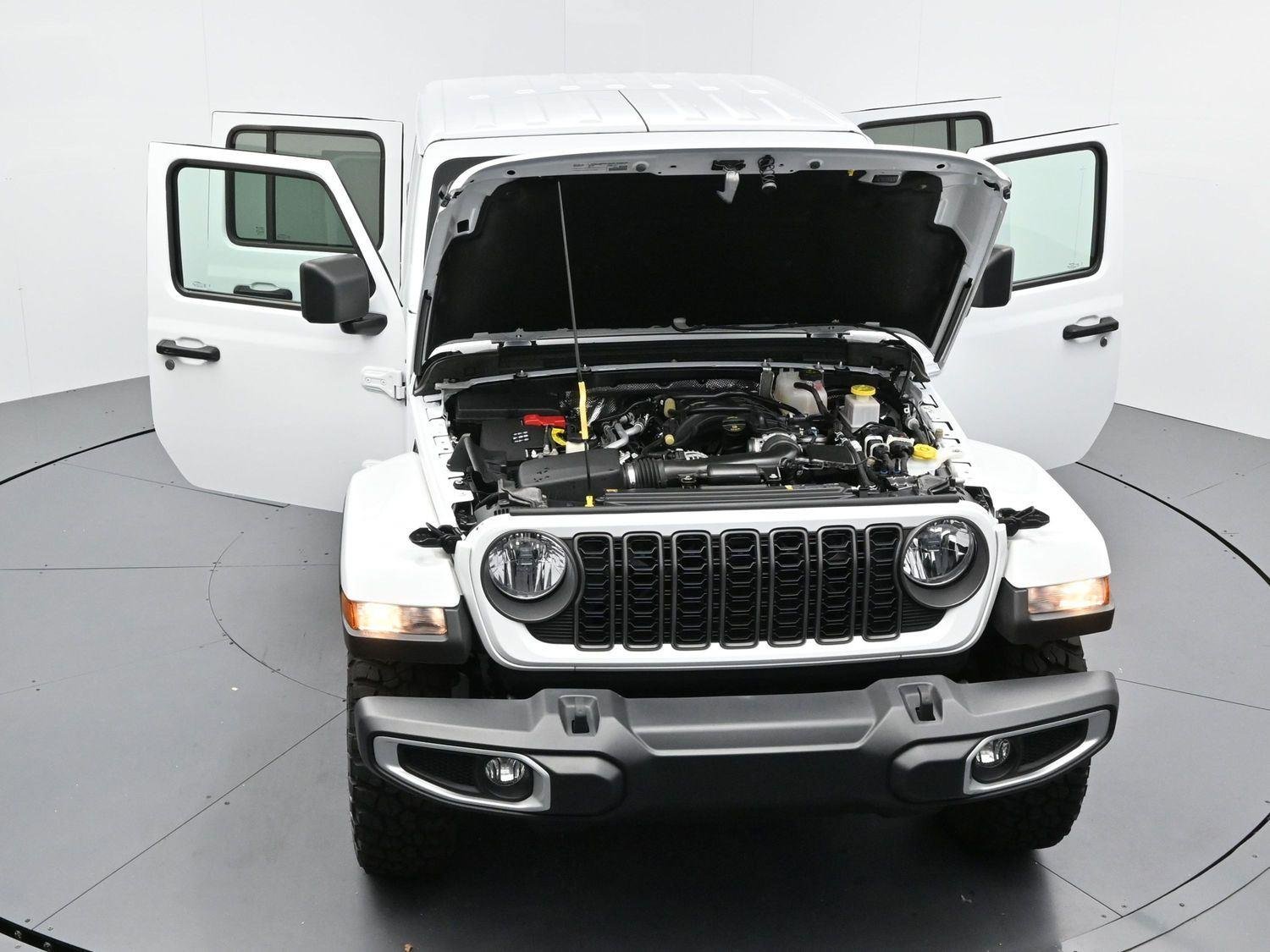 Used 2025 White Jeep High Tide image 37
