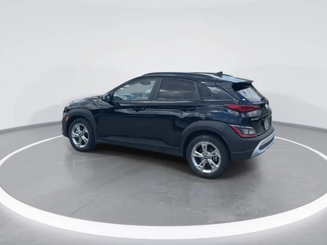 Used 2023 Black Hyundai SEL image 5