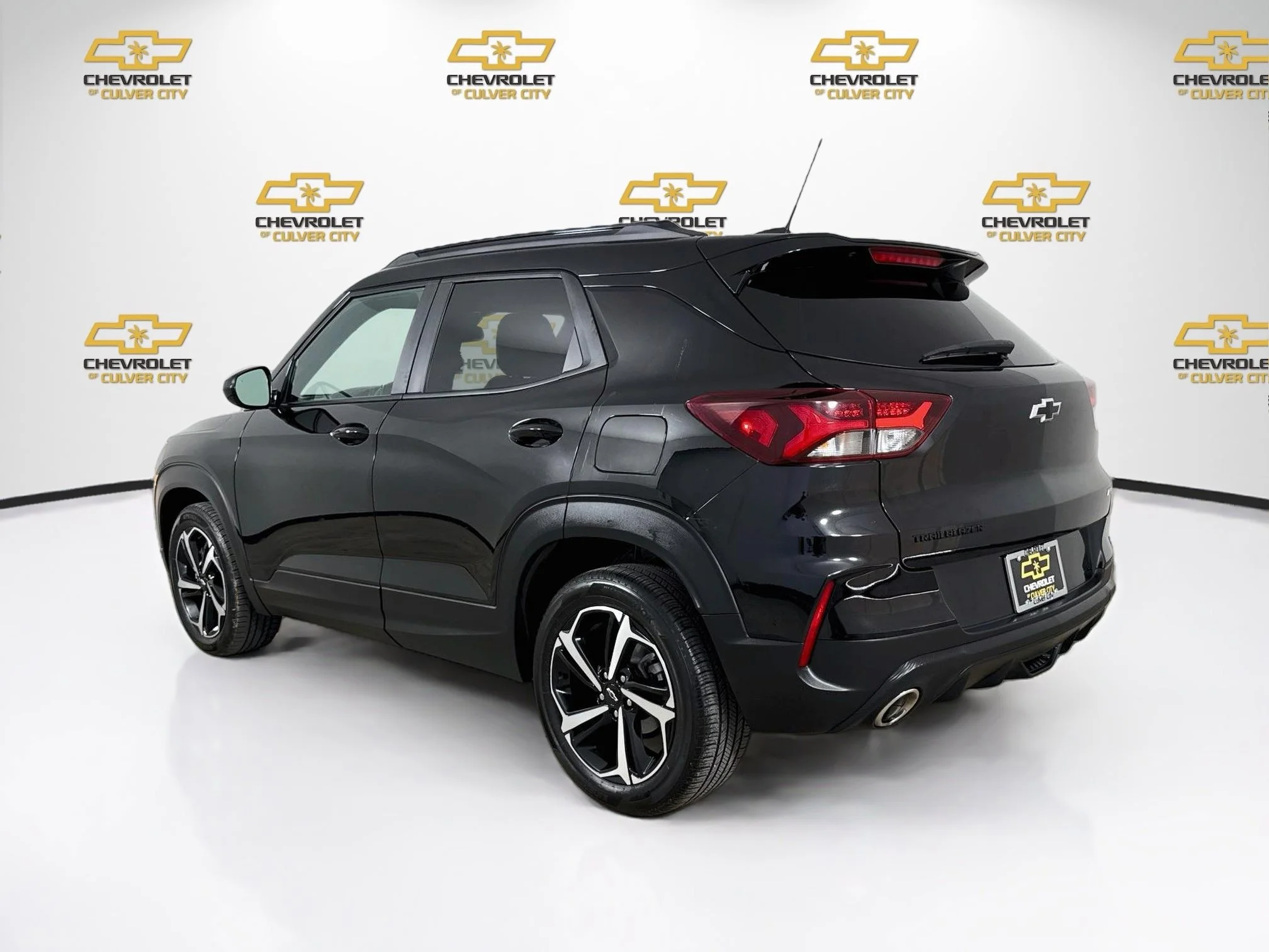 Used 2023 MOSAIC BLACK METALLIC Chevrolet RS image 6