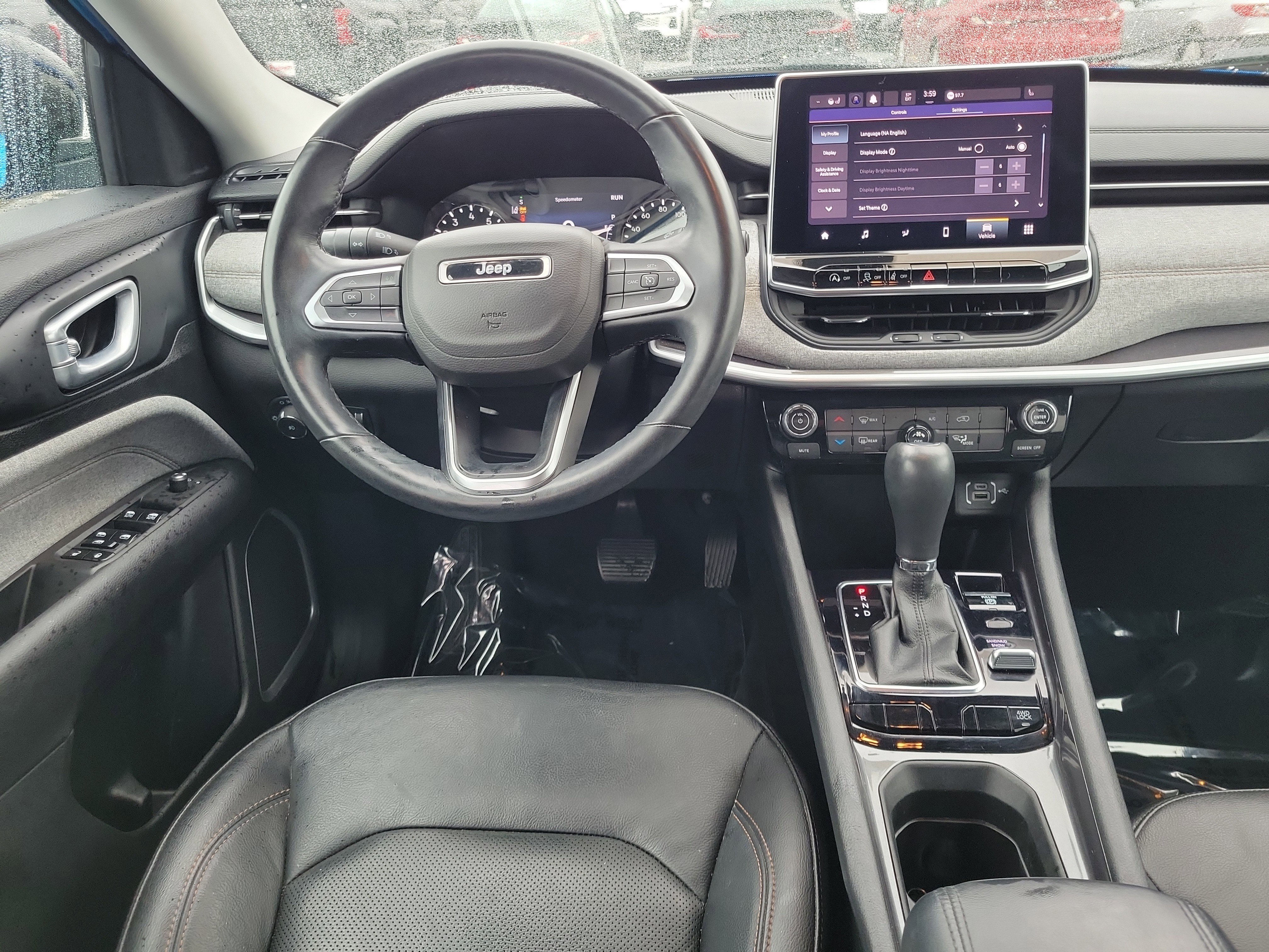 Used 2022 Laser Blue Pearlcoat Jeep Latitude Lux image 10