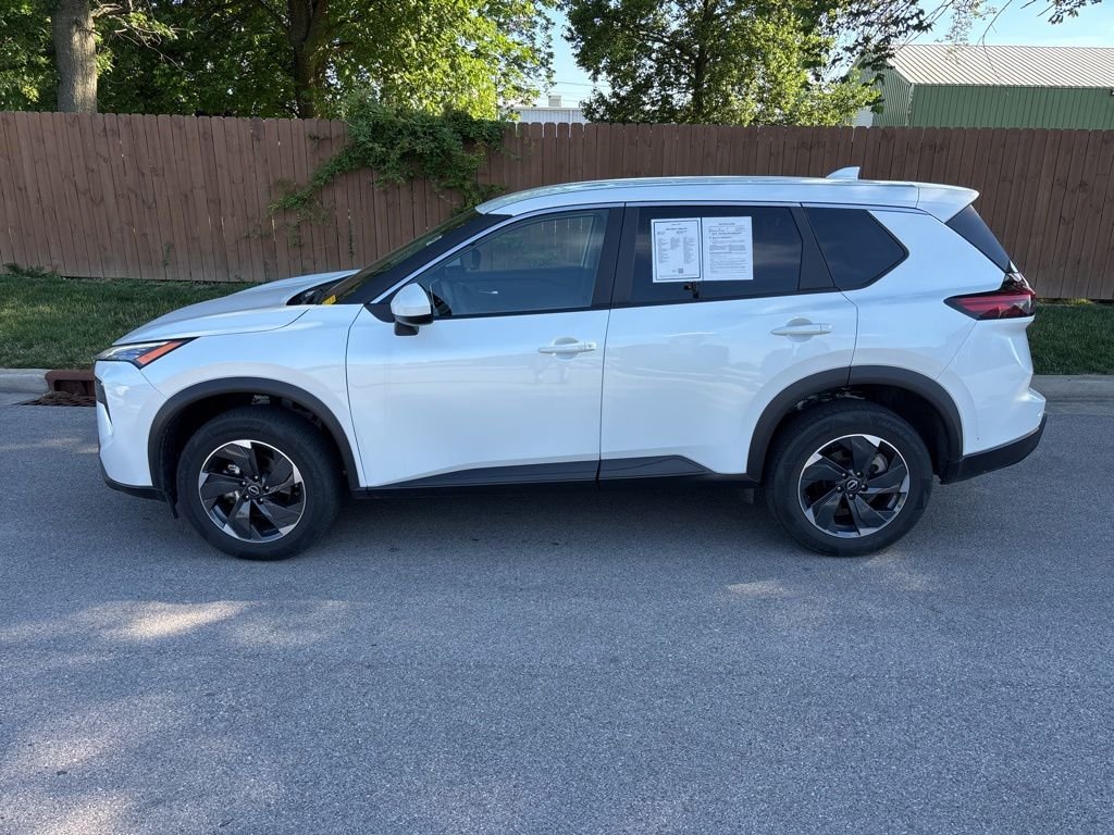 Used 2024 White Nissan SV image 2