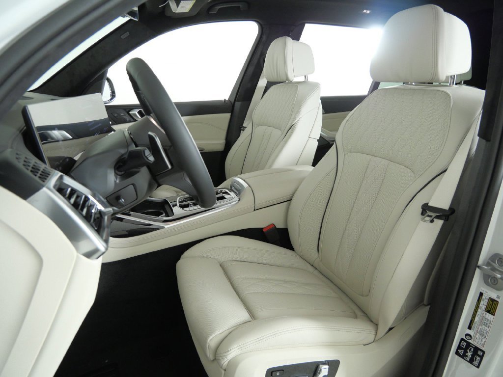 Used 2027 White BMW xDrive40i image 39