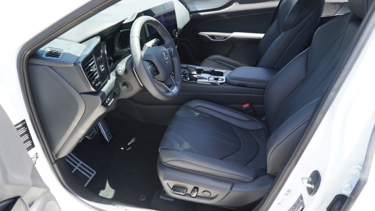 Certified Used 2024 ULTRA WHITE Lexus NX 350 F SPORT Handling image 14