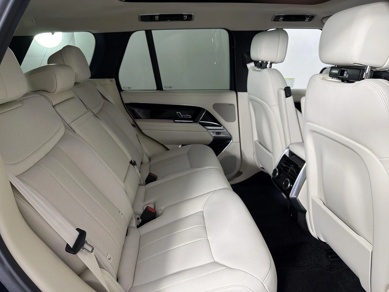 2026 Land Rover Range Rover SE - Photo 29