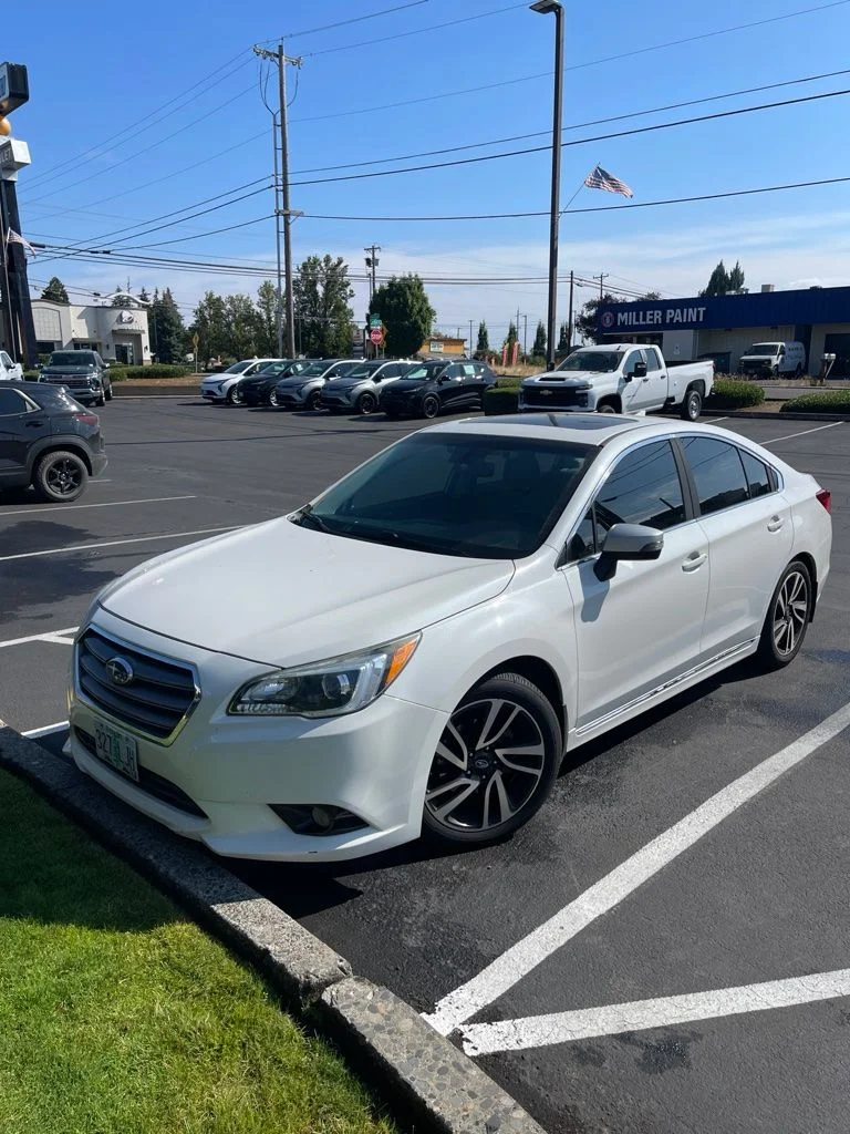 Used 2017 Crystal White Pearl Subaru 2.5i image 1