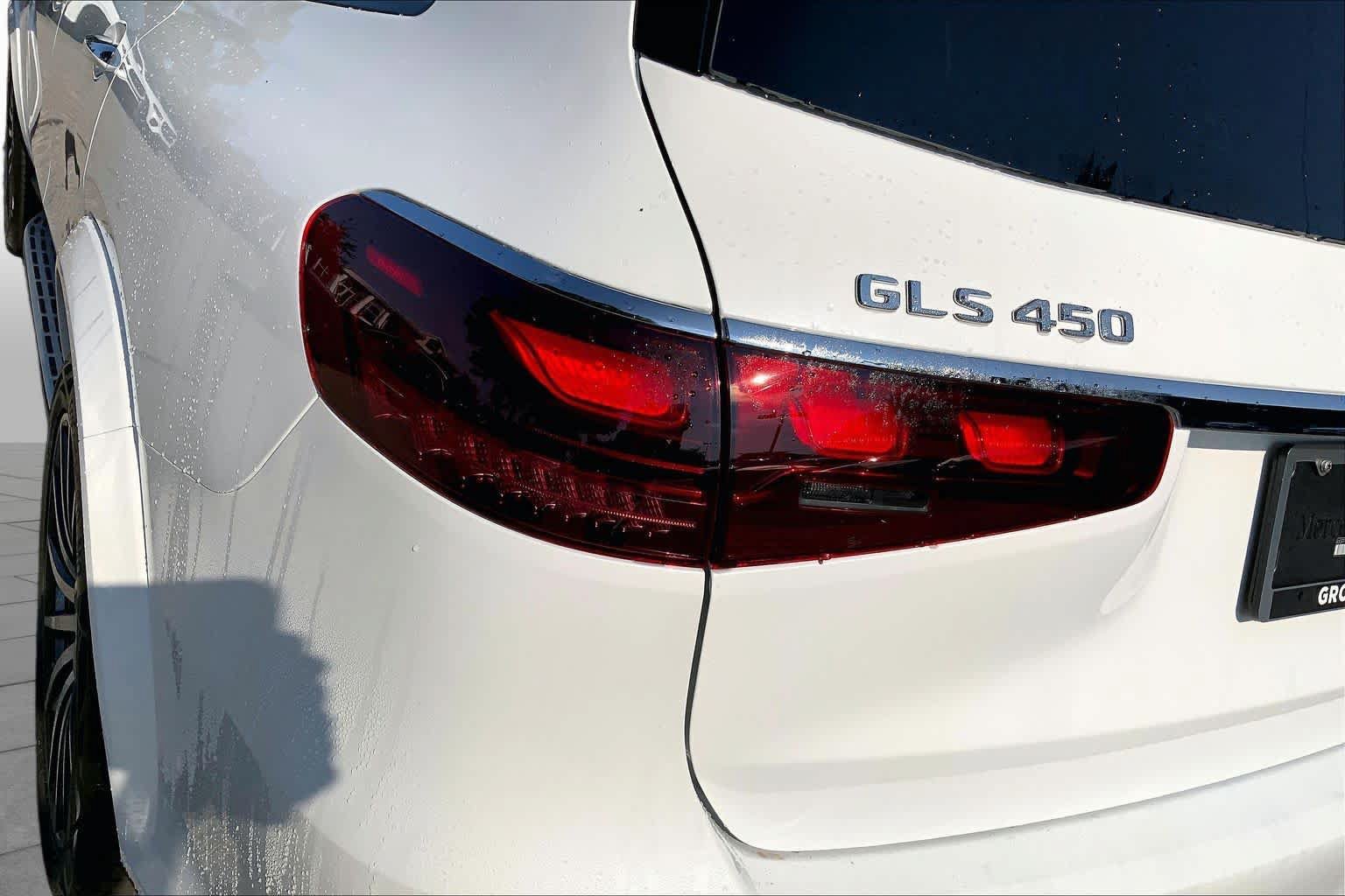 New 2026 MANUFAKTUR Moonlight White Metallic Mercedes-Benz GLS 450 image 18