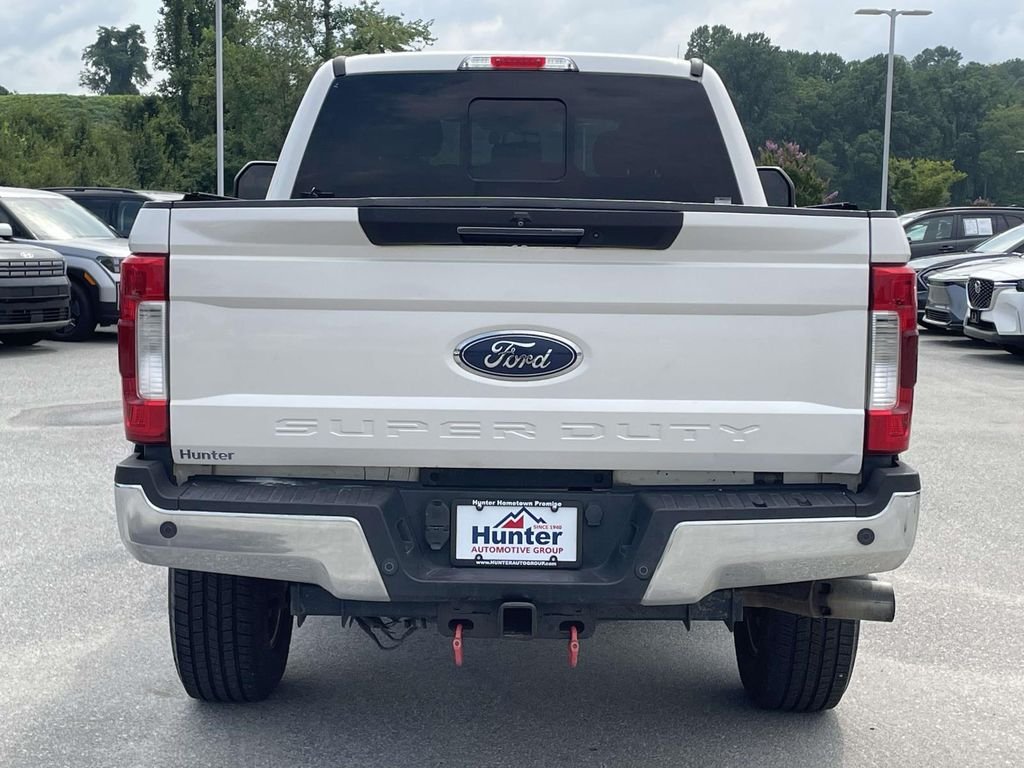 Used 2017 White Platinum Metallic Tri-Coat Ford Lariat image 31