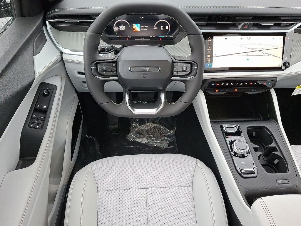 New 2026 Diamond Black Crystal Pearlcoat Jeep Limited image 7