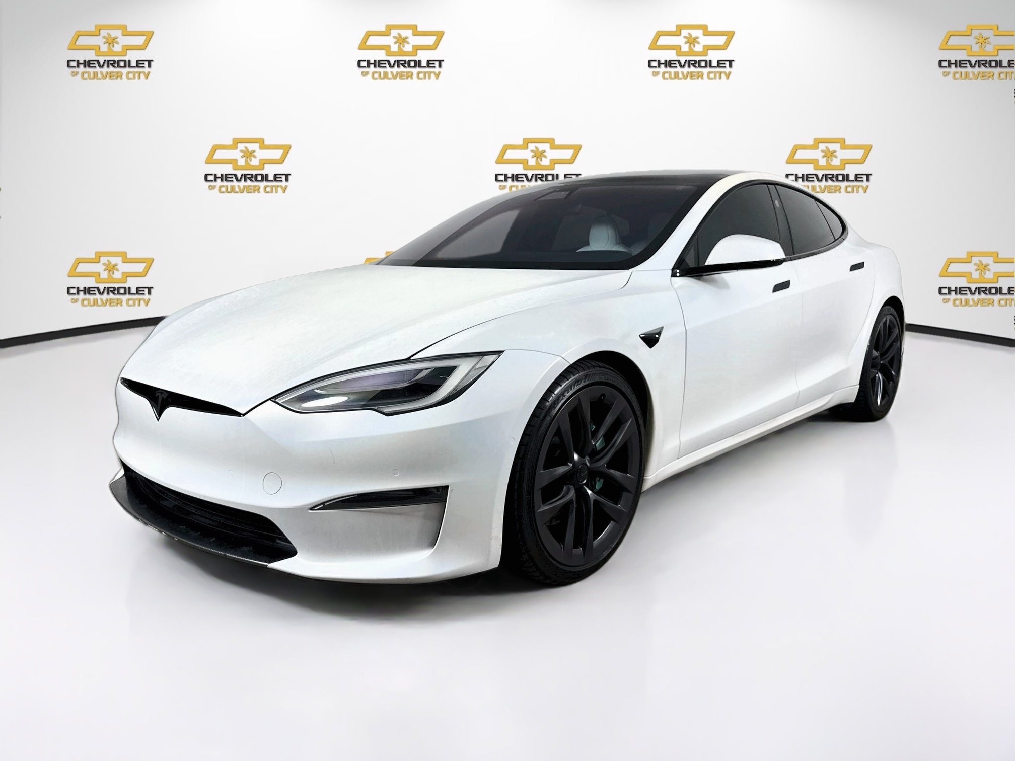Used 2022  Tesla Plaid image 3