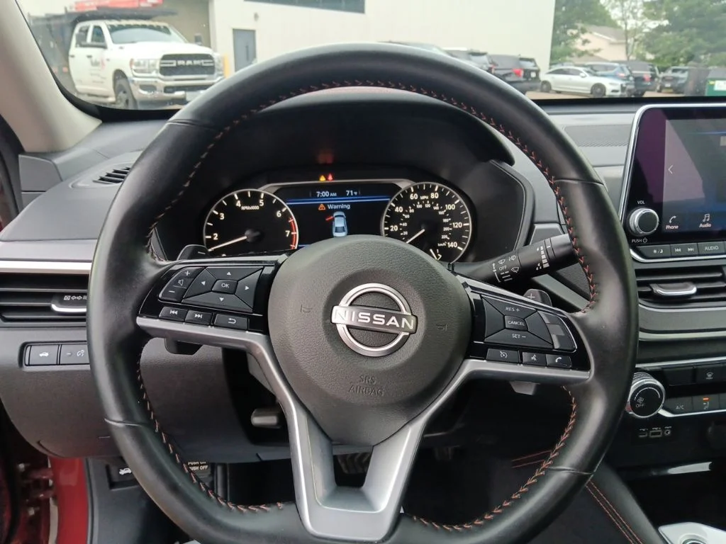 Used 2025 Scarlet Ember Nissan 2.5 SR image 14