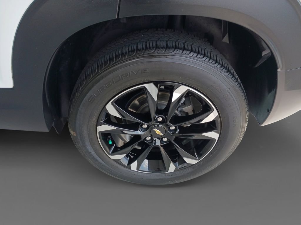 Used 2023 White Chevrolet LT image 8