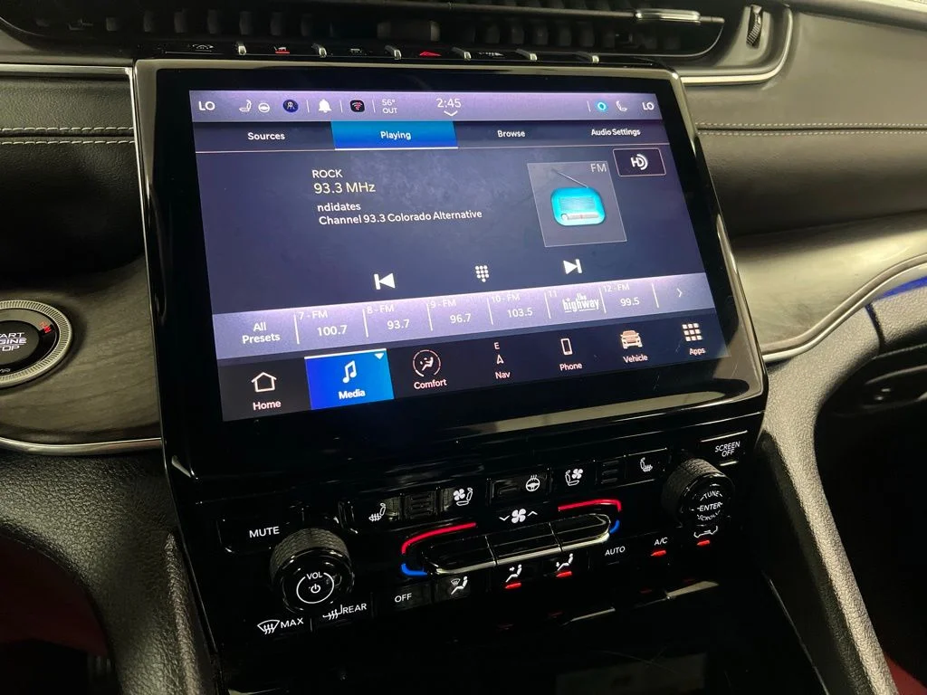 2023 Jeep Grand Cherokee Overland - Photo 40