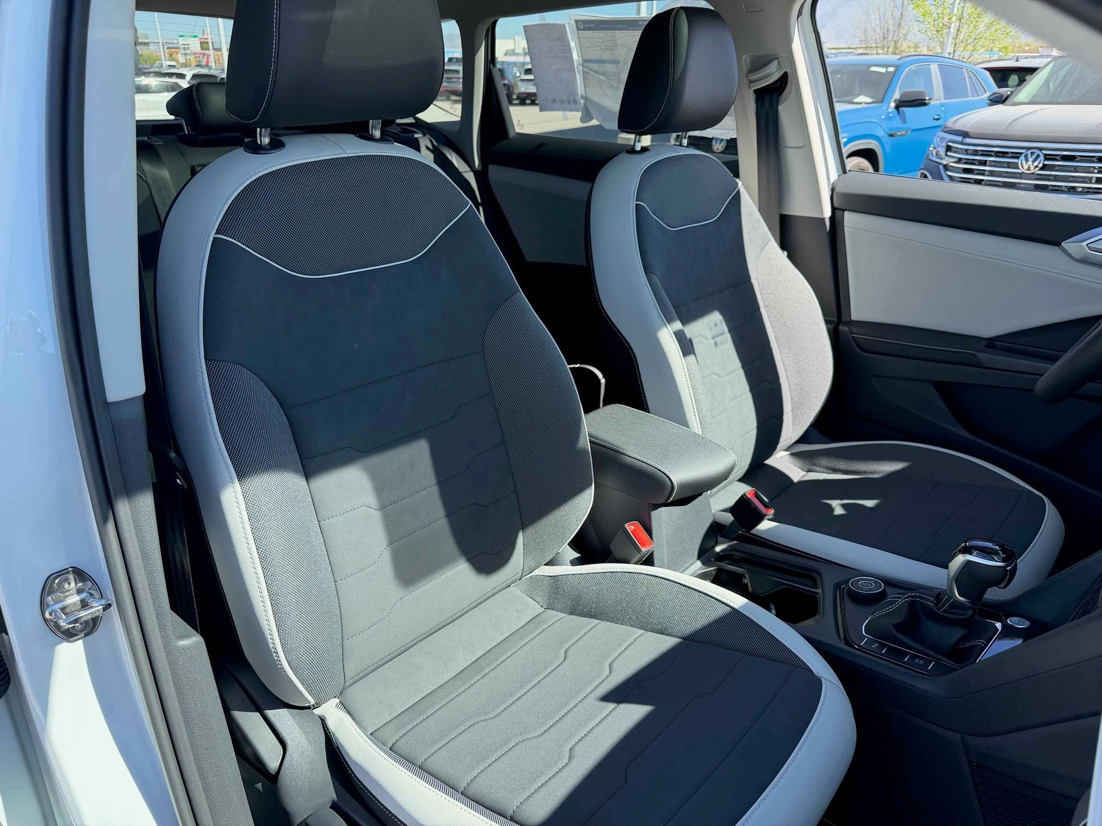 New 2026 Pure White Volkswagen SE image 29