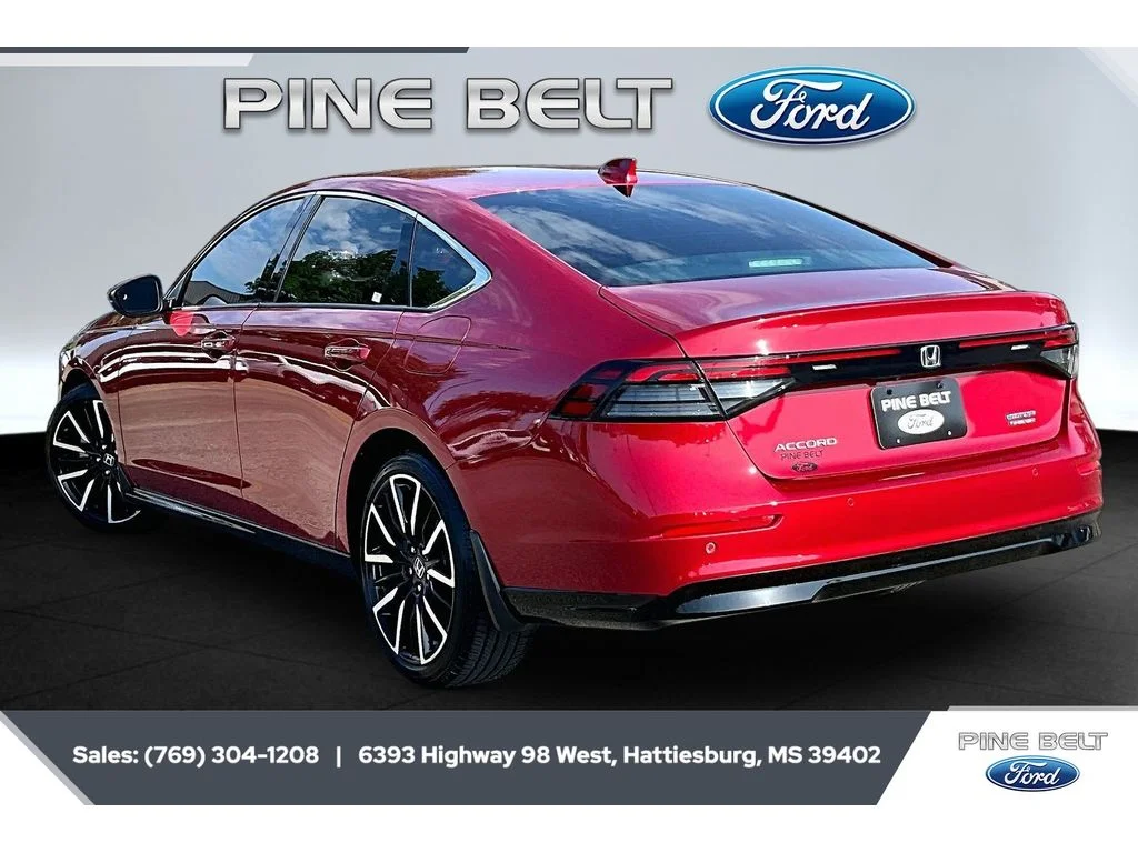 Used 2025 Red Honda Touring image 2