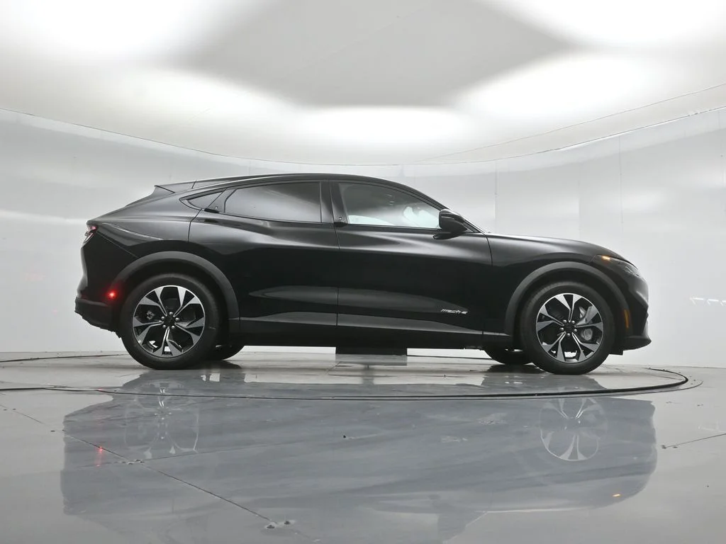 New 2026 Shadow Black Ford Select image 45