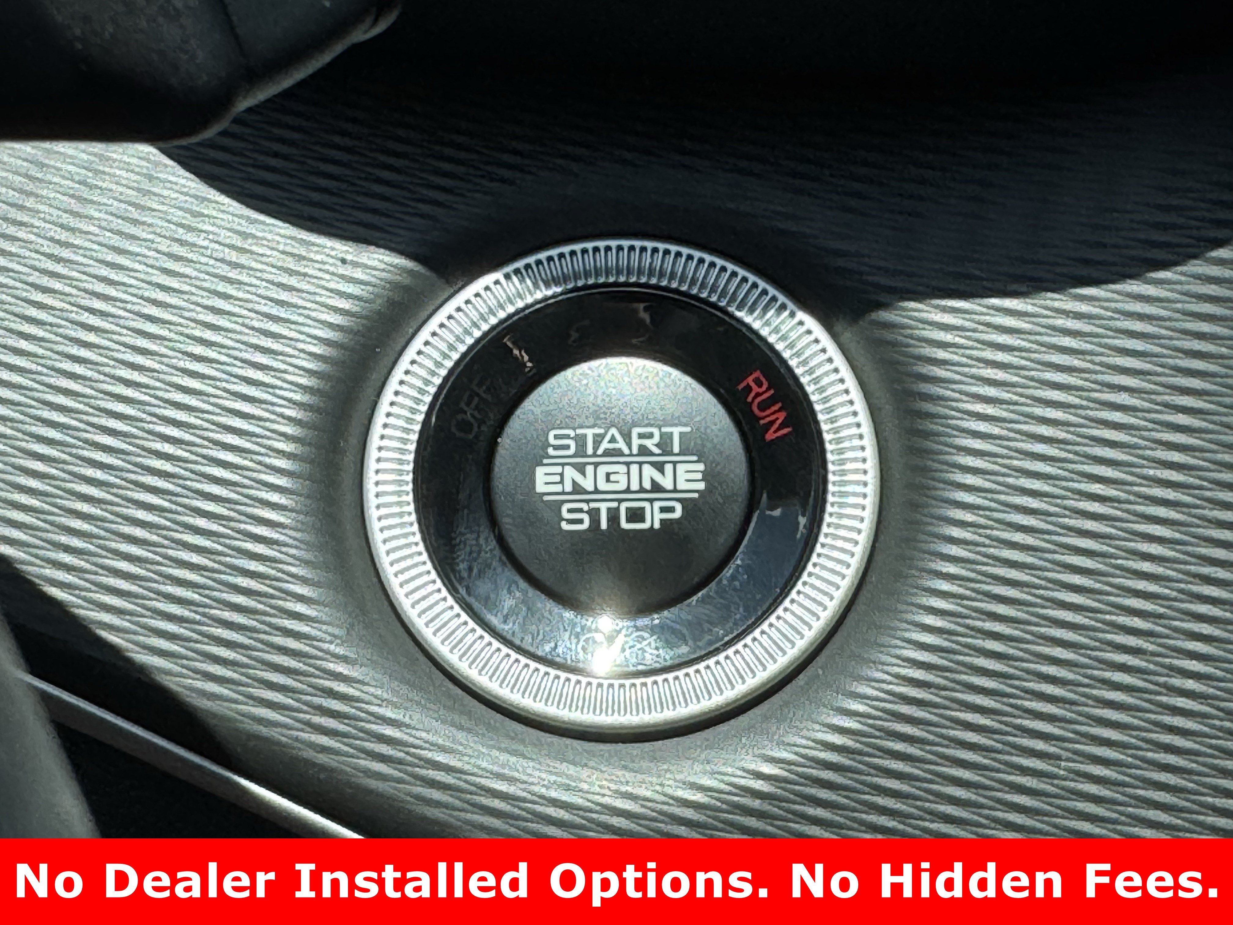 New 2026 Diamond Black Crystal Pearl-Coat Exterior Paint Jeep Laredo image 20