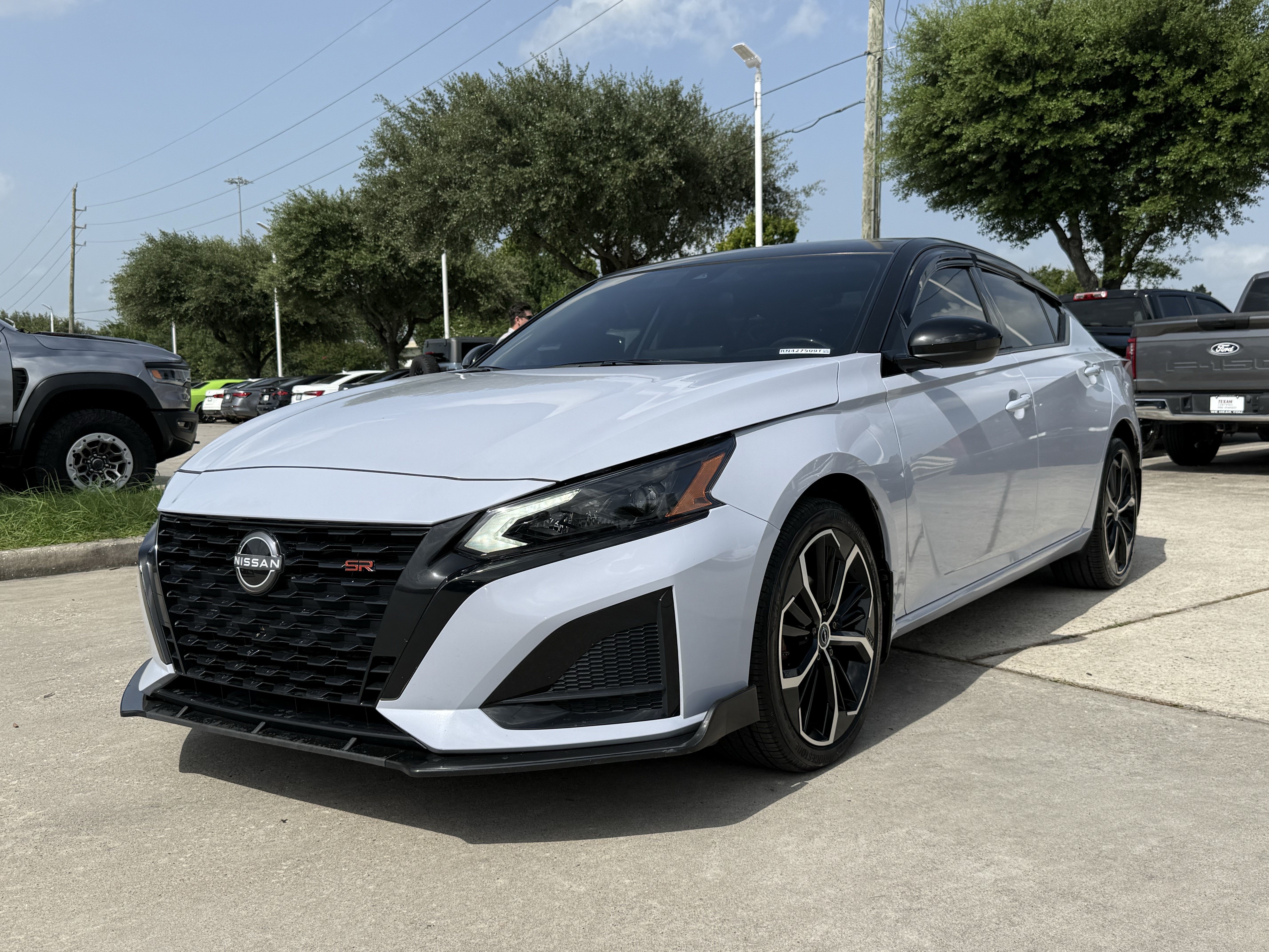 Used 2024 Gray Sky Pearl Nissan 2.5 SR image 8