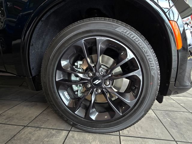 New 2026 Diamond Black Clear-Coat Exterior Paint Dodge GT image 33