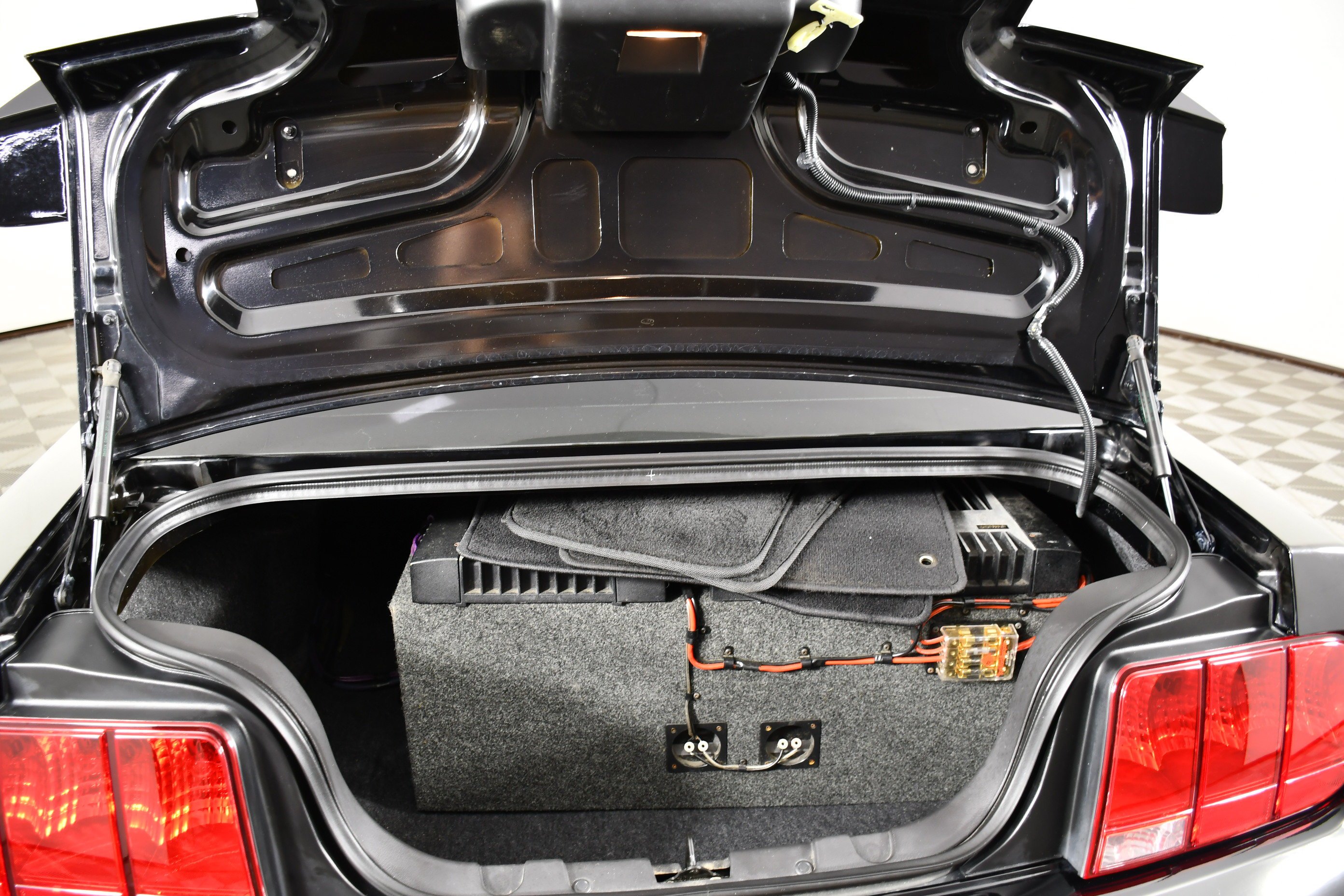 Used 2008 Black Ford GT Deluxe image 39