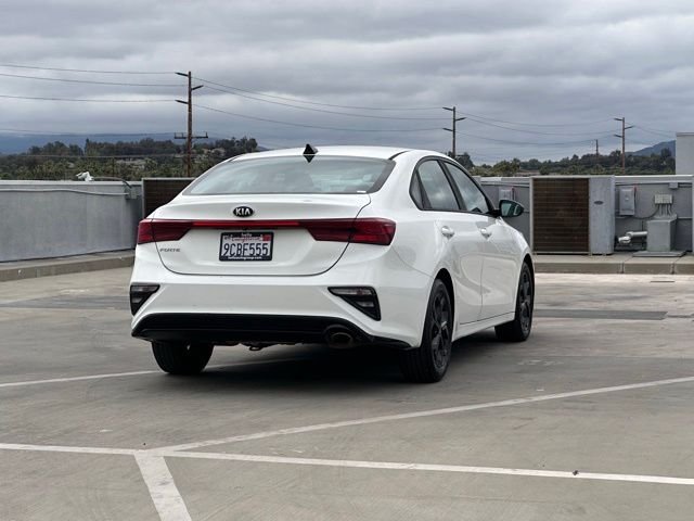 Used 2020 Clear White Kia LXS image 33