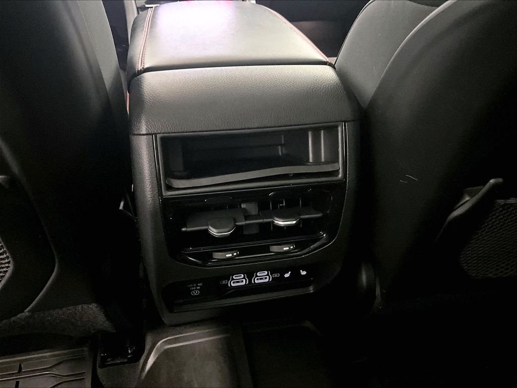 Used 2022 Diamond Black Crystal Pearlcoat Jeep Trailhawk image 27