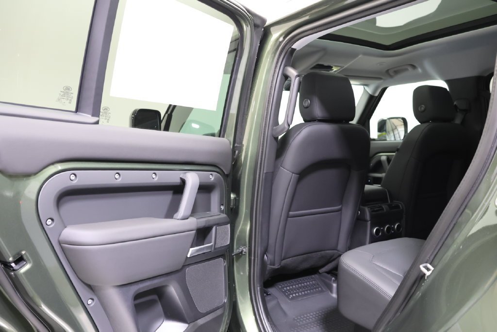 New 2026 Woolstone Green LAND ROVER S image 34