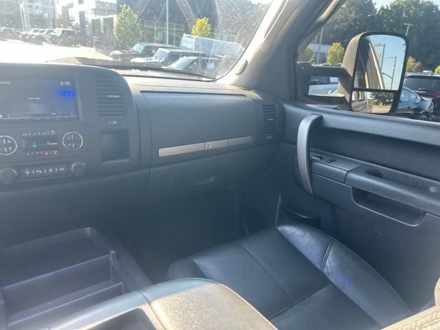 Used 2011 Silver GMC SLE image 19