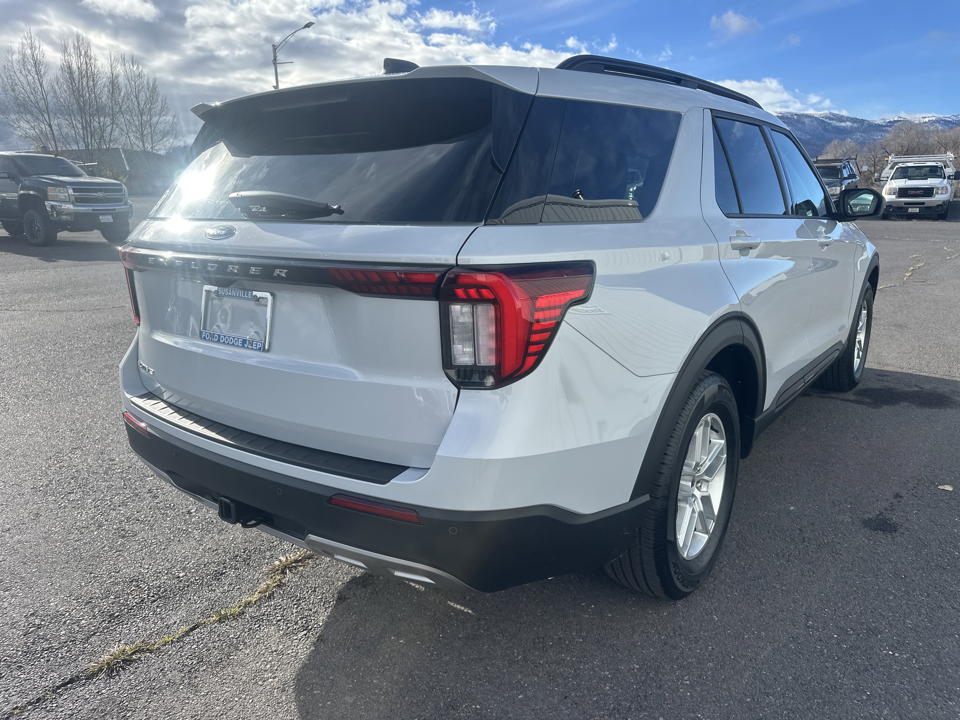 New 2026 Space White Metallic Ford Active image 5