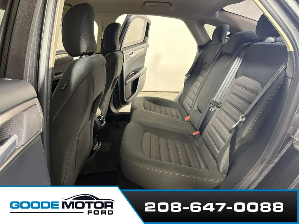 Used 2017 Gray Ford SE image 19