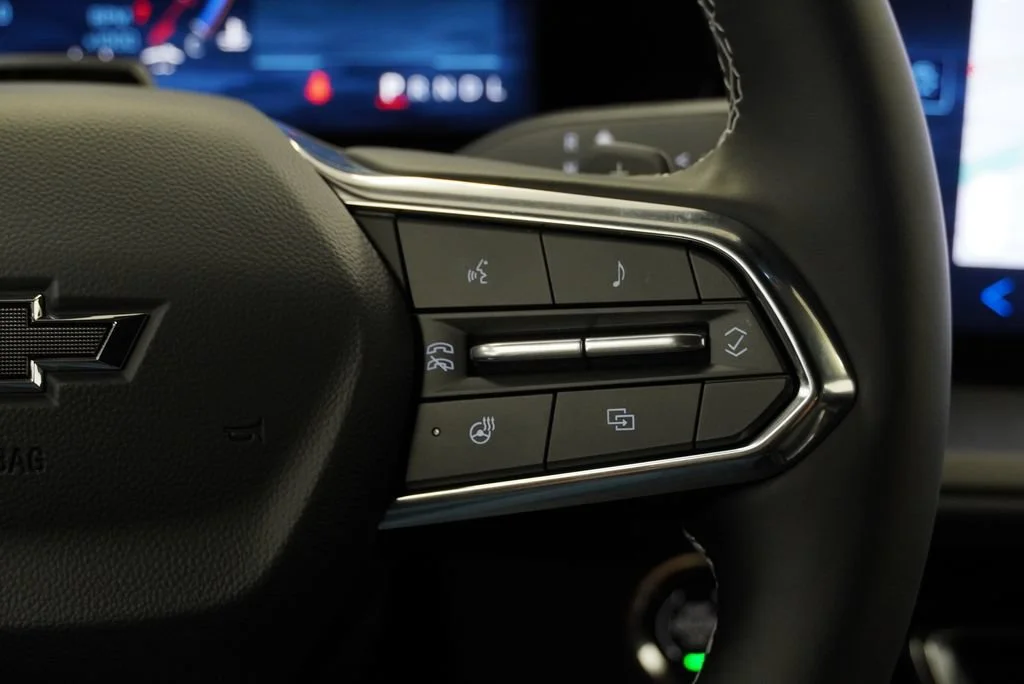 New 2027 Mosaic Black Metallic Chevrolet LT image 22