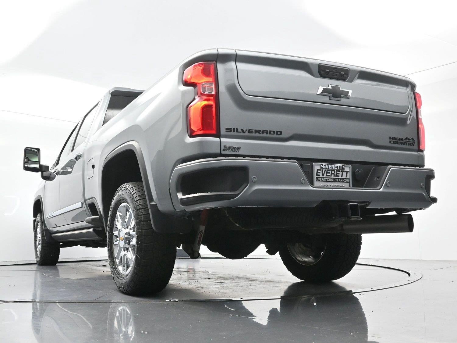 Used 2024 Sterling Gray Metallic Chevrolet High Country image 47