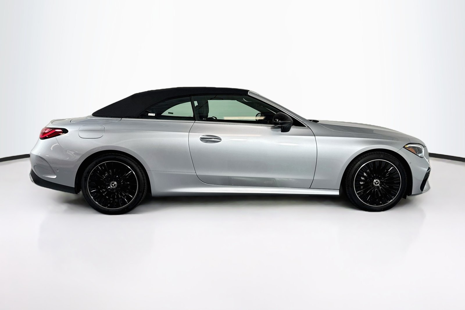 New 2027 Cirrus Silver Metallic Mercedes-Benz CLE 450 image 4