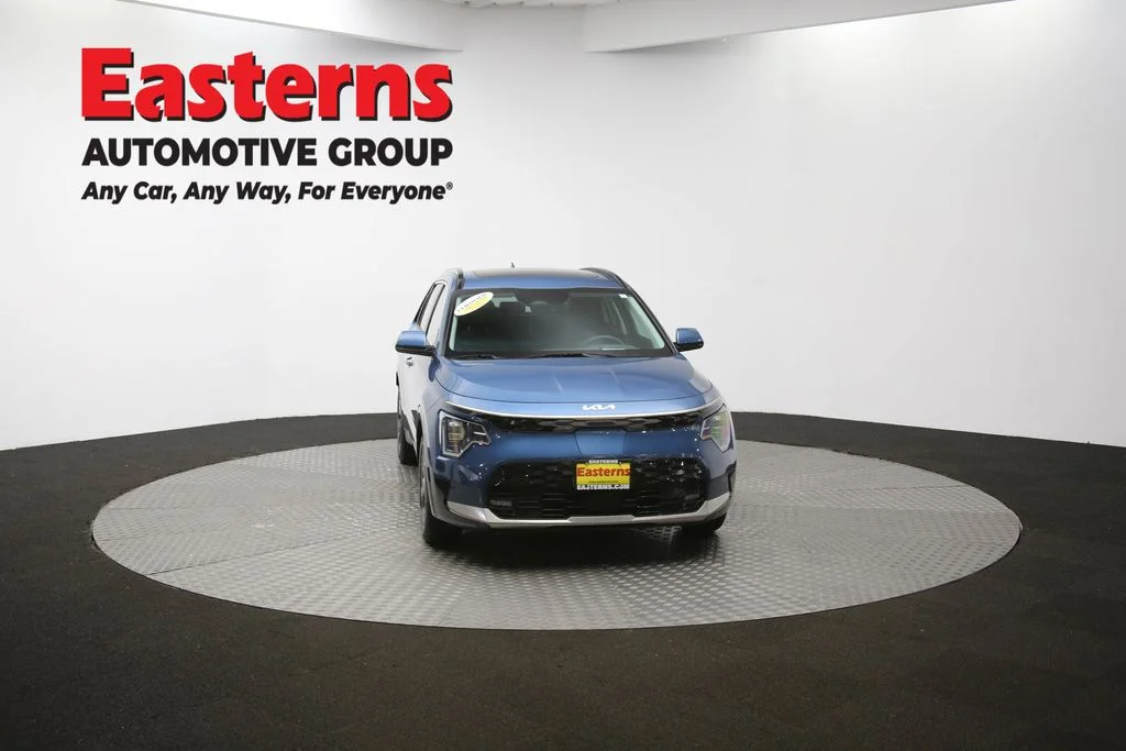 Used 2023 Blue Kia Wave image 51