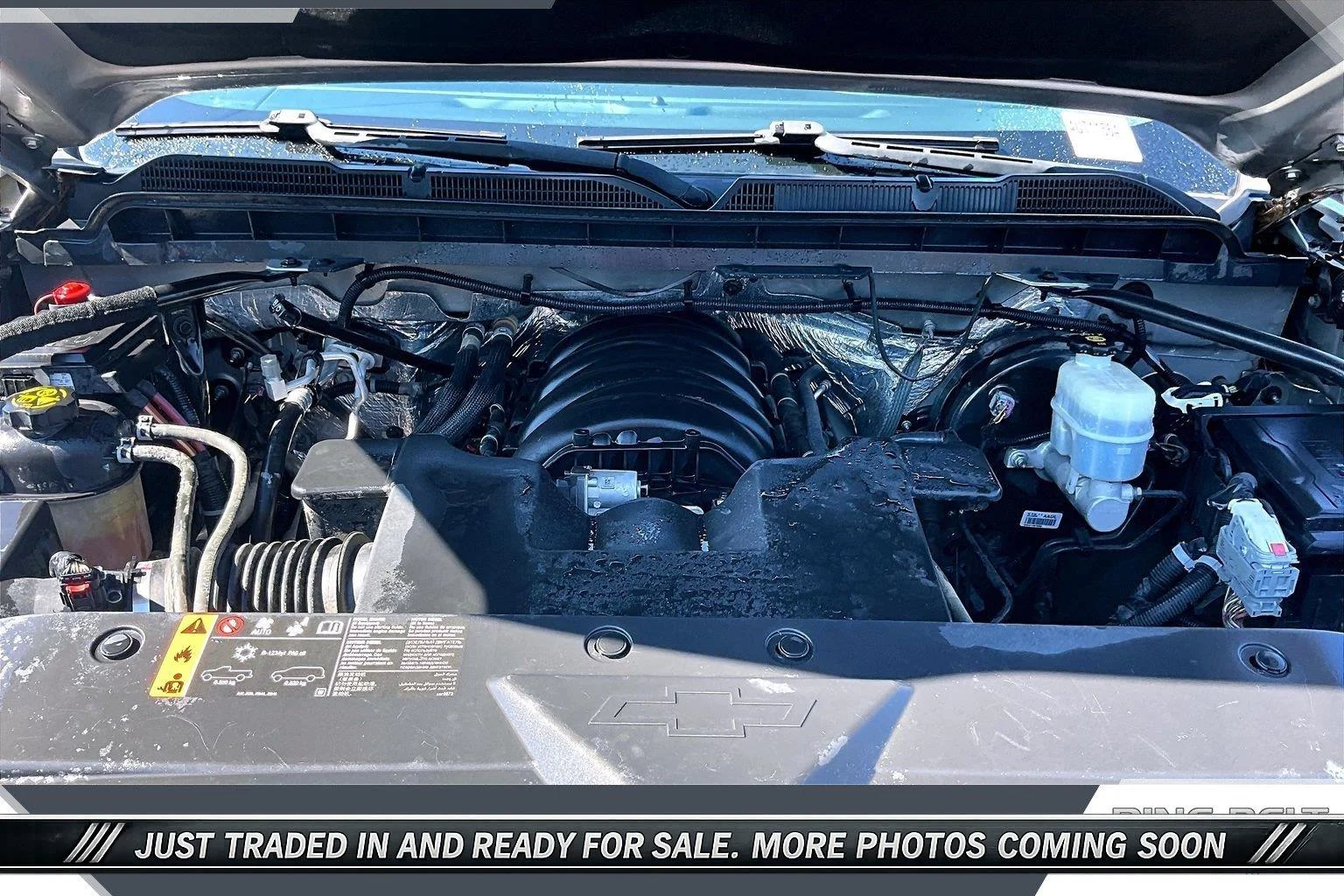 Used 2018 SILVER ICE METALLIC Chevrolet LT image 9