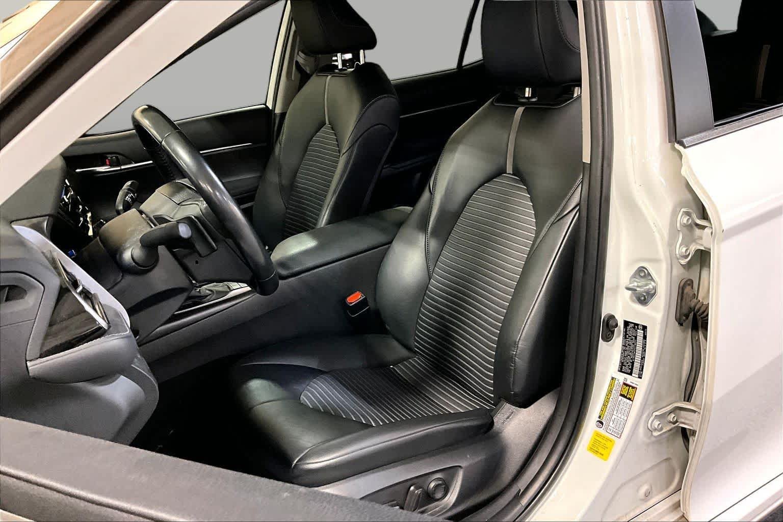 Used 2023 Ice Cap Toyota SE image 8