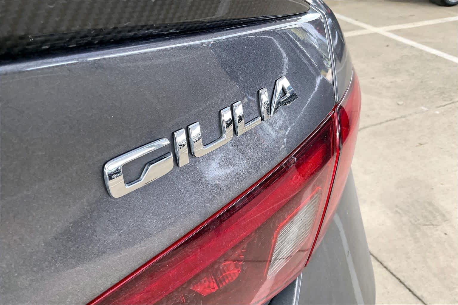 Used 2018 Vesuvio Gray Metallic Alfa Romeo  image 31