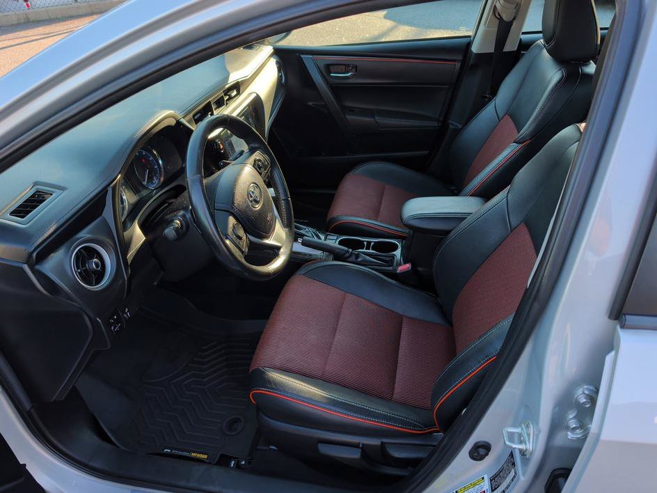 Used 2018 Classic Silver Metallic Toyota SE image 8