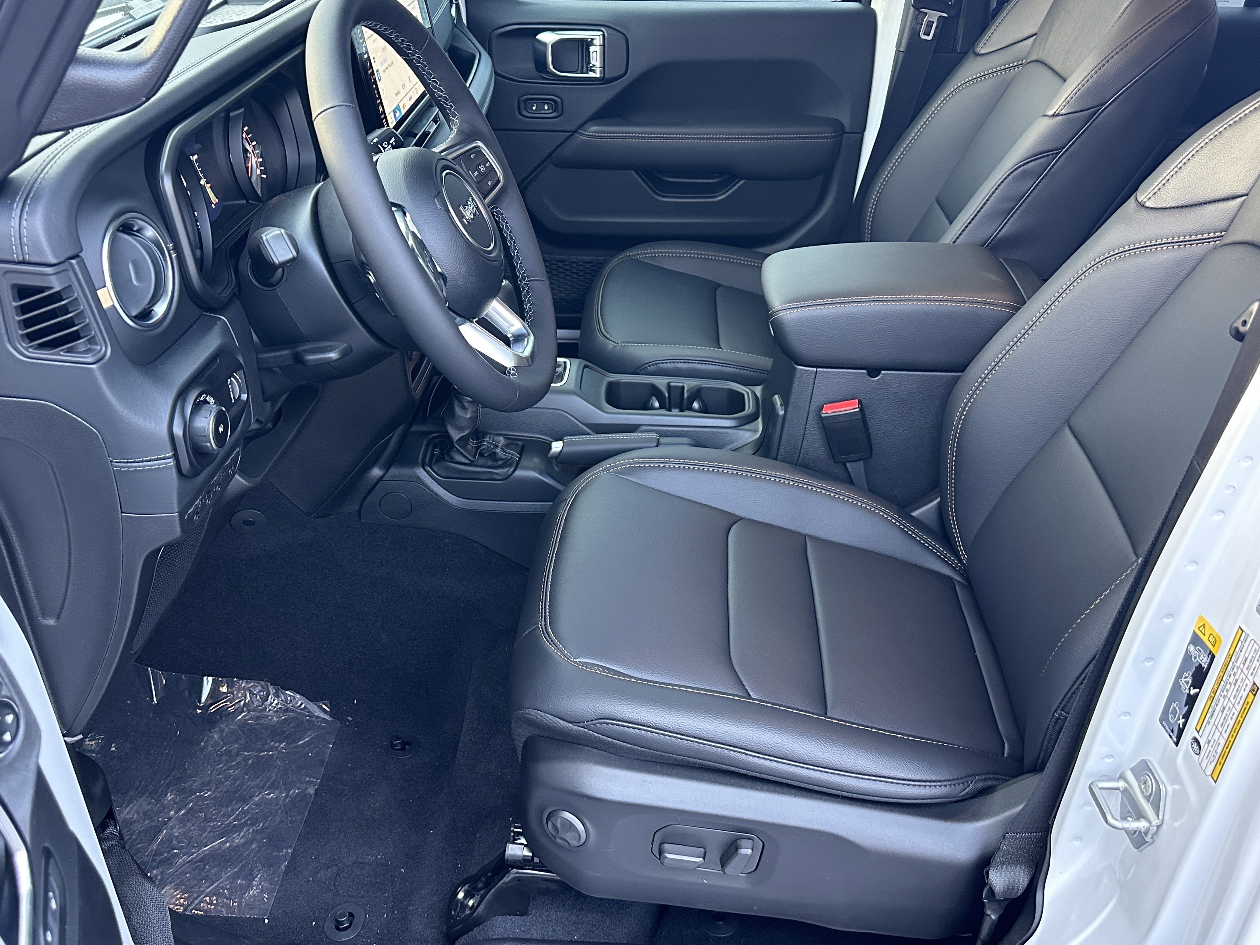 2025 Jeep Wrangler 4-Door Sahara - Photo 10