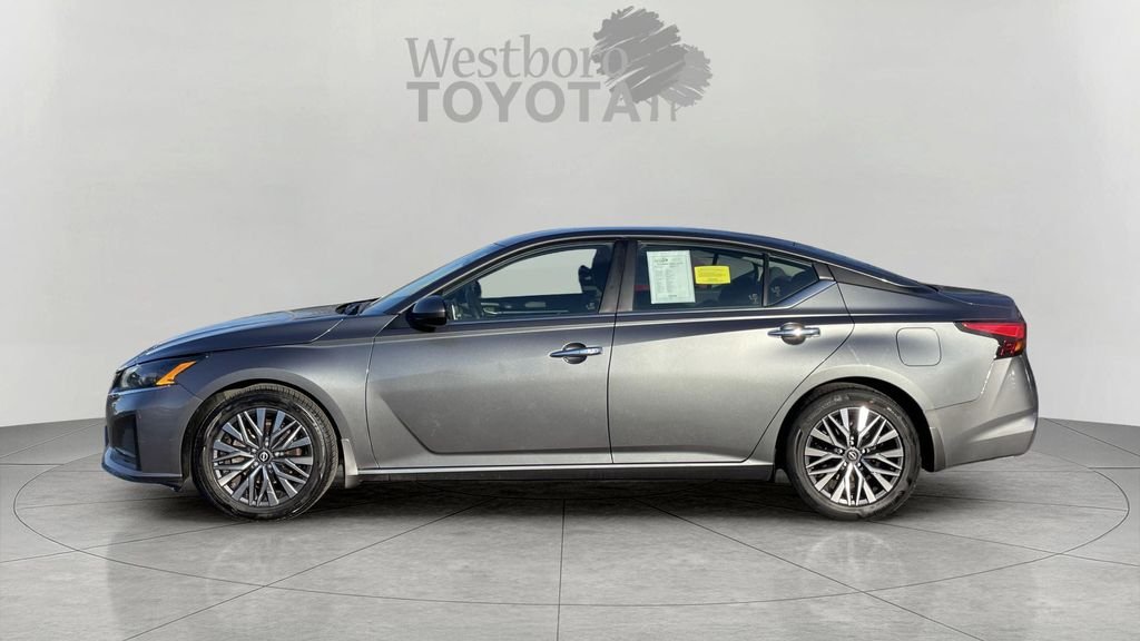 Used 2023 Gray Nissan 2.5 SV image 4