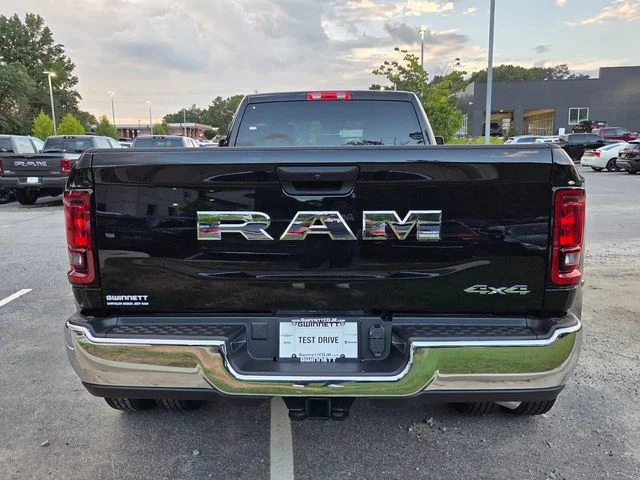 New 2026 Diamond Black Crystal Pearl-Coat Exterior Paint RAM Tradesman image 7