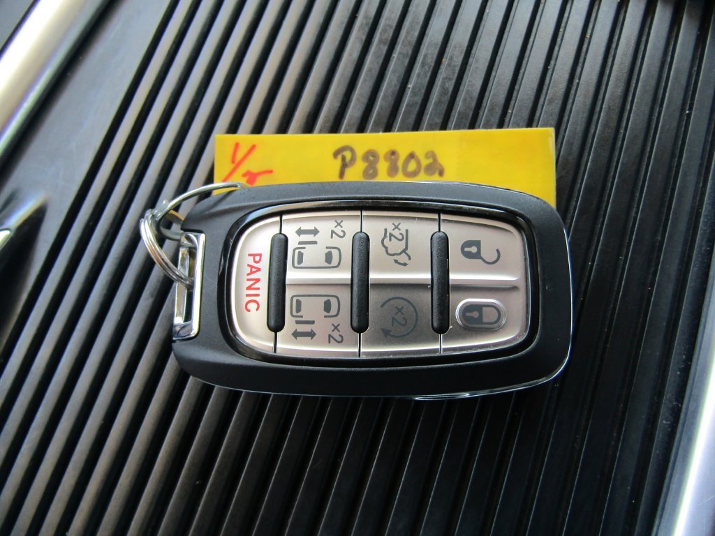 Used 2021 Silver Chrysler Touring L image 21