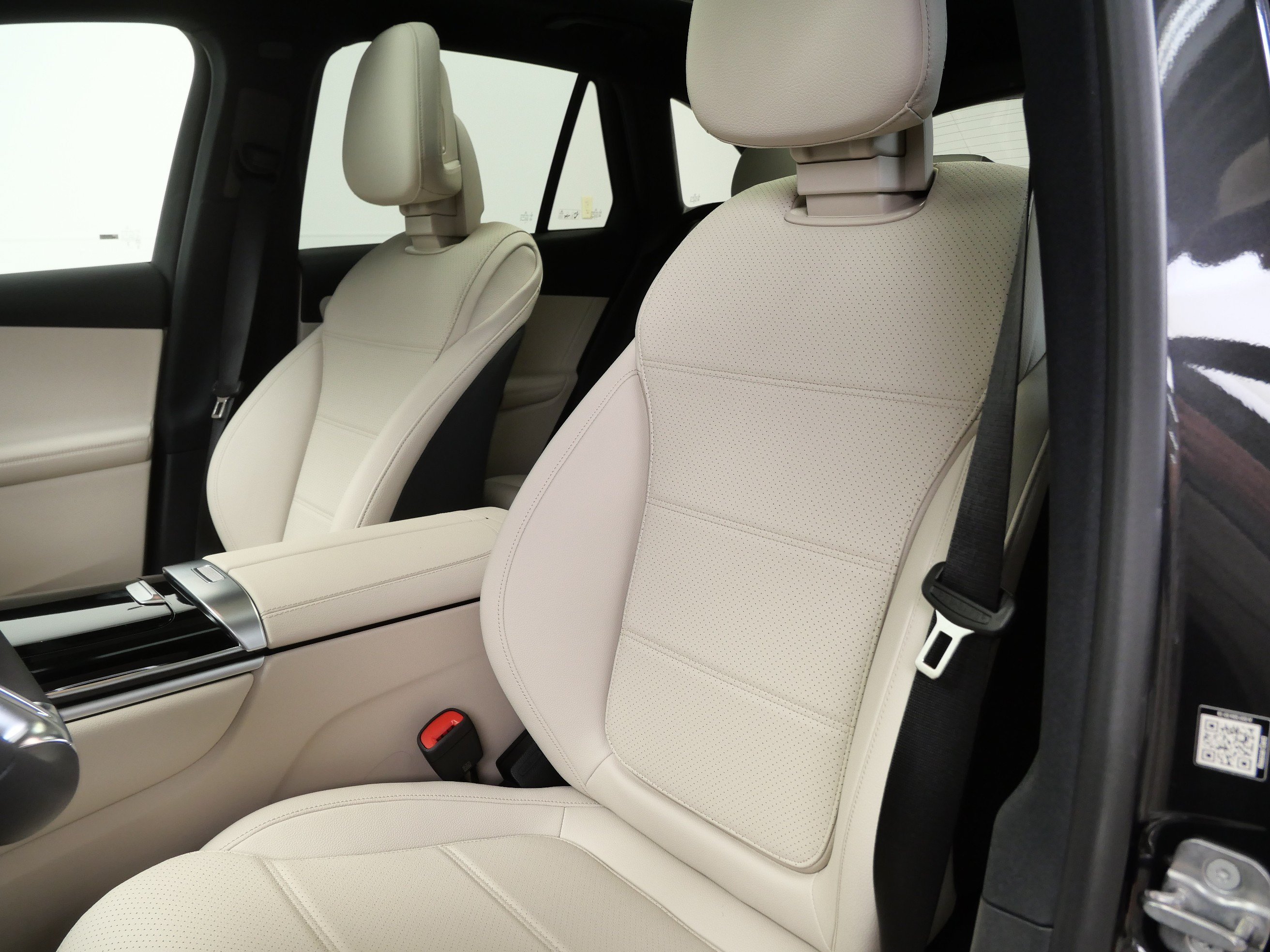 New 2026 Graphite Grey Metallic Mercedes-Benz GLC 300 image 8