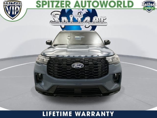 New 2027 Vapor Blue Metallic Ford ST-Line image 4
