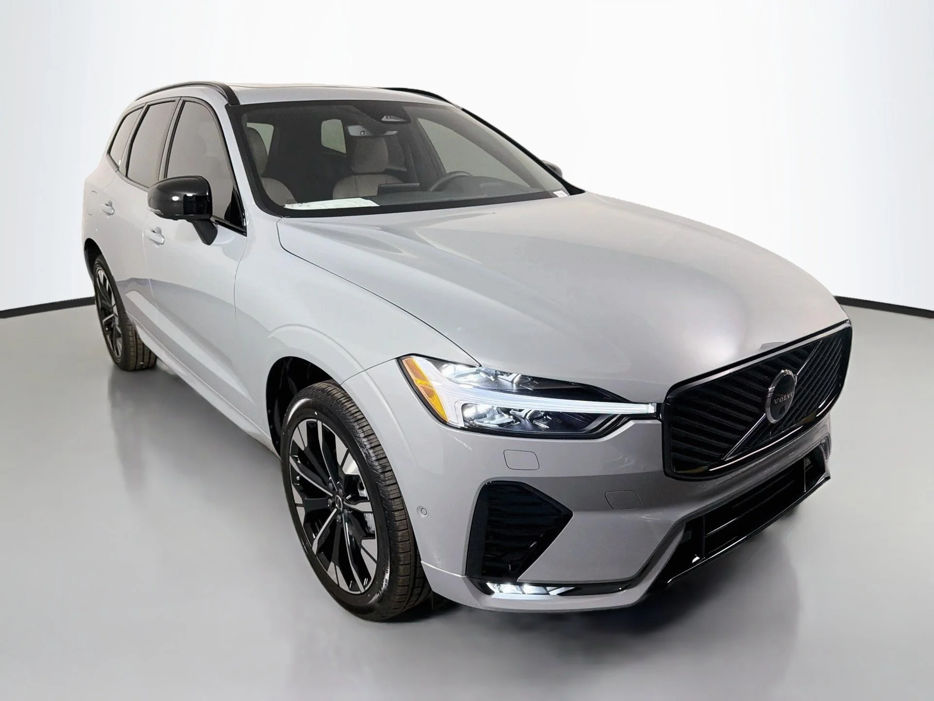 New 2027 Vapour Grey Volvo Plus image 3