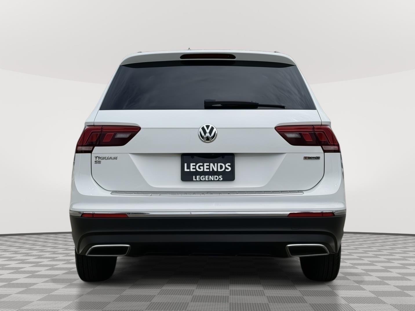 Used 2021 Pure White Volkswagen SE image 5