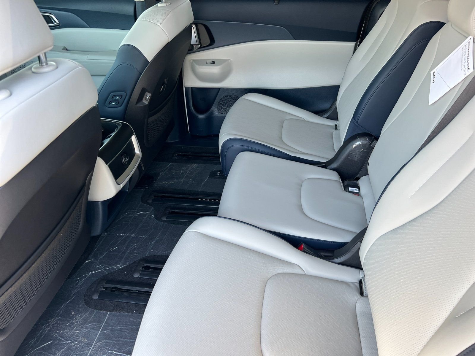New 2026 Snow White Pearl Kia EX image 12