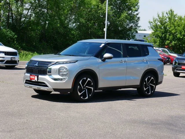 Used 2024 Mitsubishi Outlander SE with VIN JA4J4VA85RZ083731 for sale in Inver Grove Heights, Minnesota
