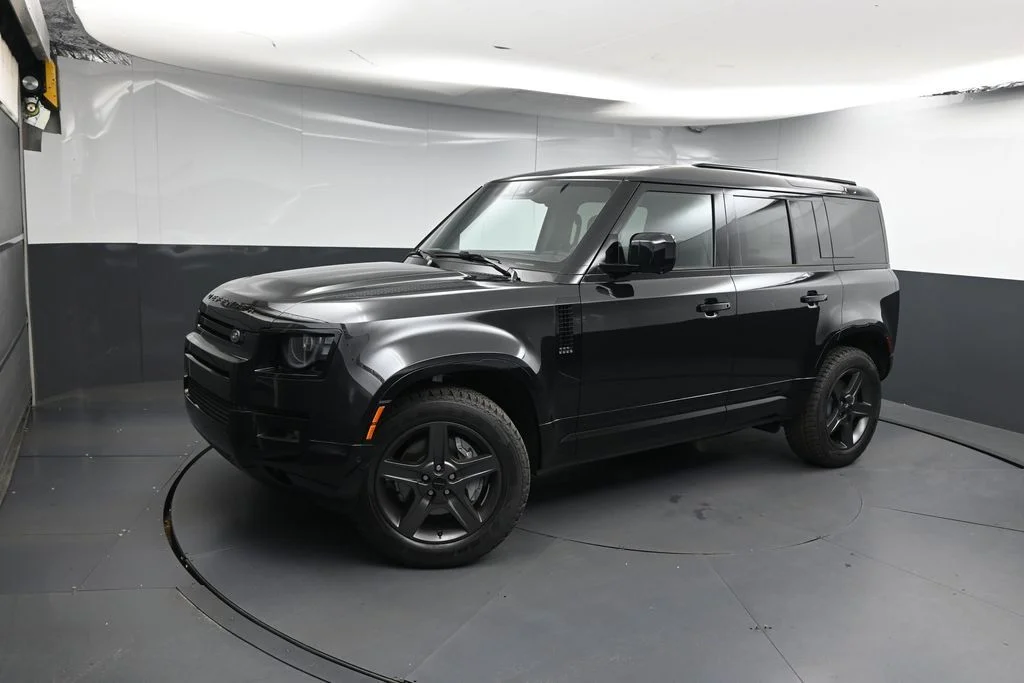 2026 Land Rover Defender 110 X-Dynamic SE P400's photo