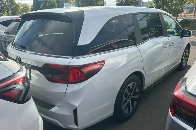Used 2025  Honda EX-L image 5